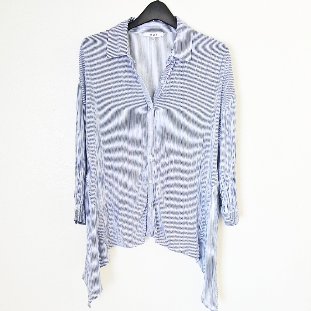 $30⬇️ RO& DE striped button down shirt